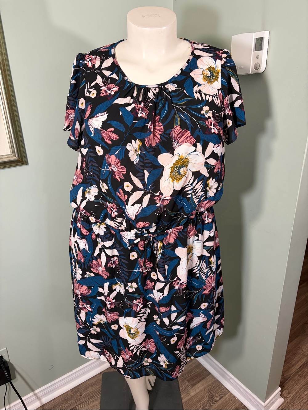 126. Reitmans Floral Tie-Waist Dress